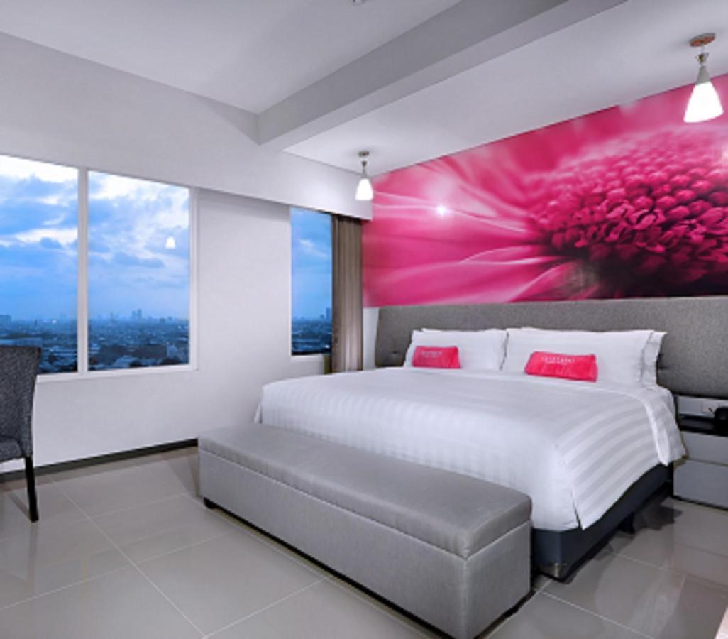 Favehotel Rungkut Surabaya Exterior photo