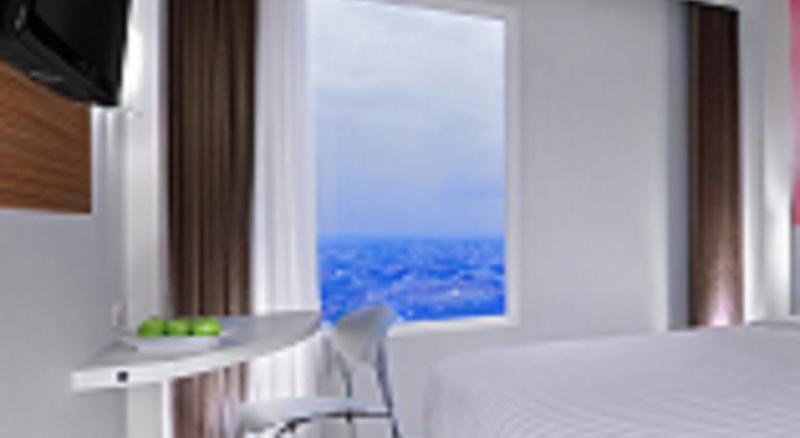 Favehotel Rungkut Surabaya Exterior photo