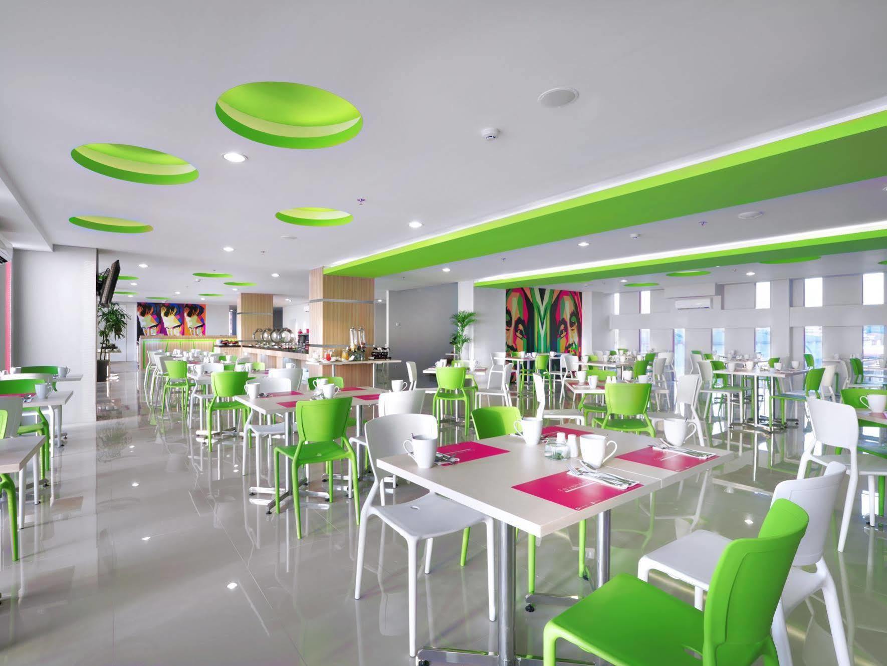 Favehotel Rungkut Surabaya Exterior photo