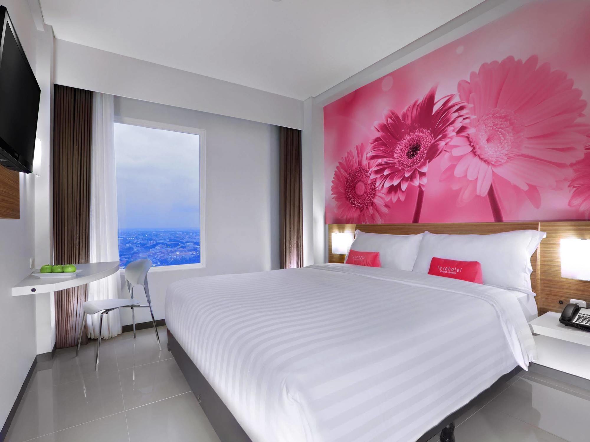 Favehotel Rungkut Surabaya Exterior photo